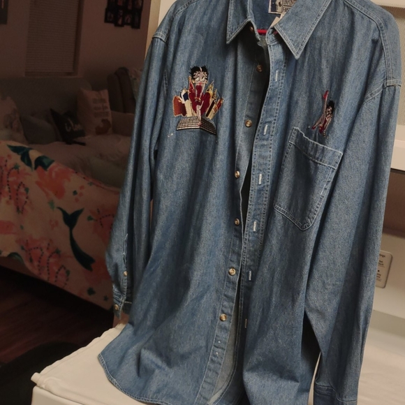 Long sleeve button up shirt - Picture 2 of 4